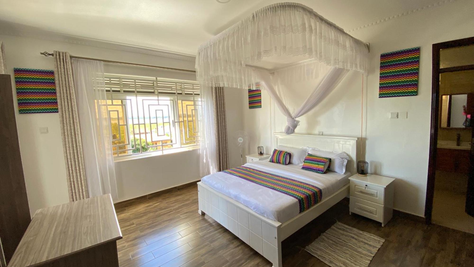 Hotel Nimaro Courts Entebbe Exterior foto