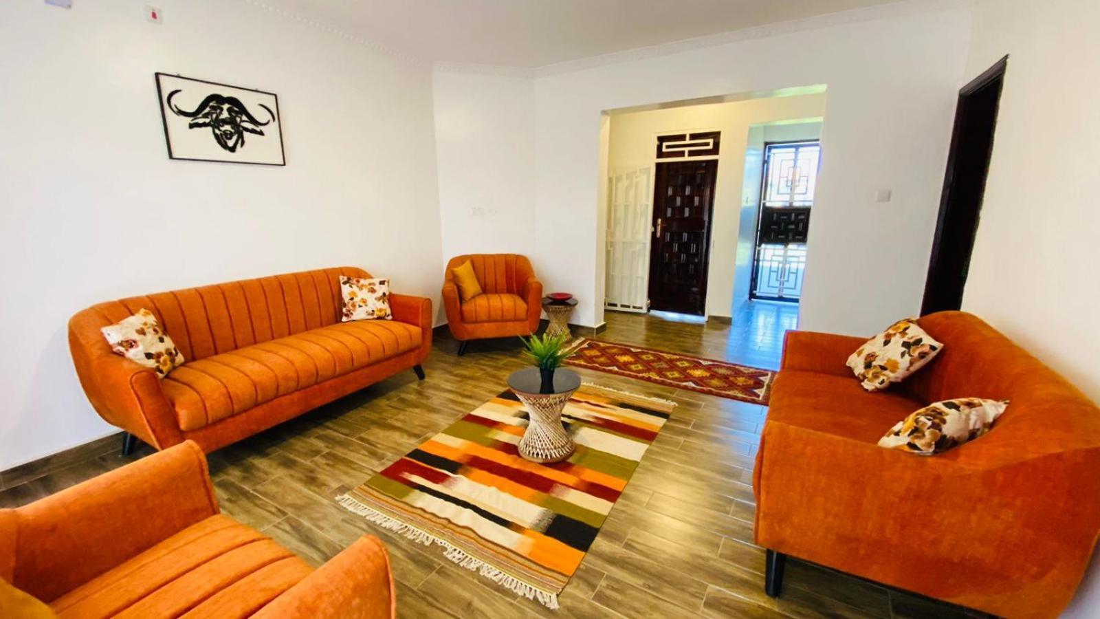 Hotel Nimaro Courts Entebbe Exterior foto